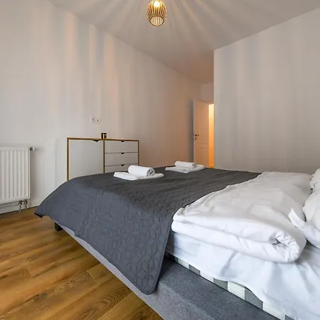 Grand Park White Iulius Mall *