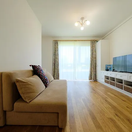 Grand Park White Iulius Mall