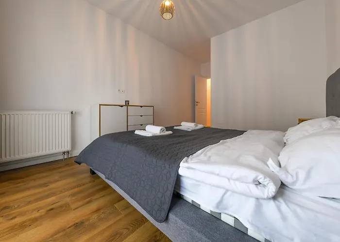 Grand Park White Iulius Mall *